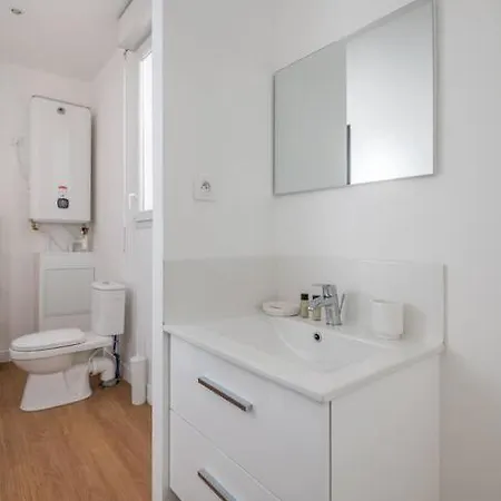 Le Jungle: Grand Renove, Climatise, Proche De La Gare *