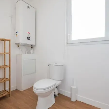 Le Jungle: Grand Renove, Climatise, Proche De La Gare