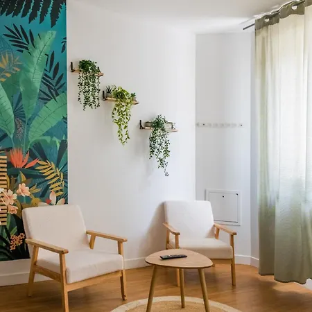 Apartment Le Jungle: Grand Renove, Climatise, Proche De La Gare Bordeaux
